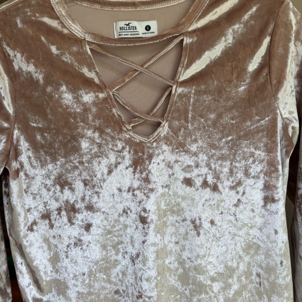 Hollister Tan Gold  Velour Velvet Feel Long Sleeve Crop Blouse - Picture 2 of 7